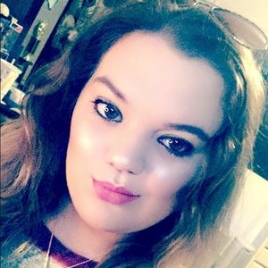 Meet your Posher, Kira